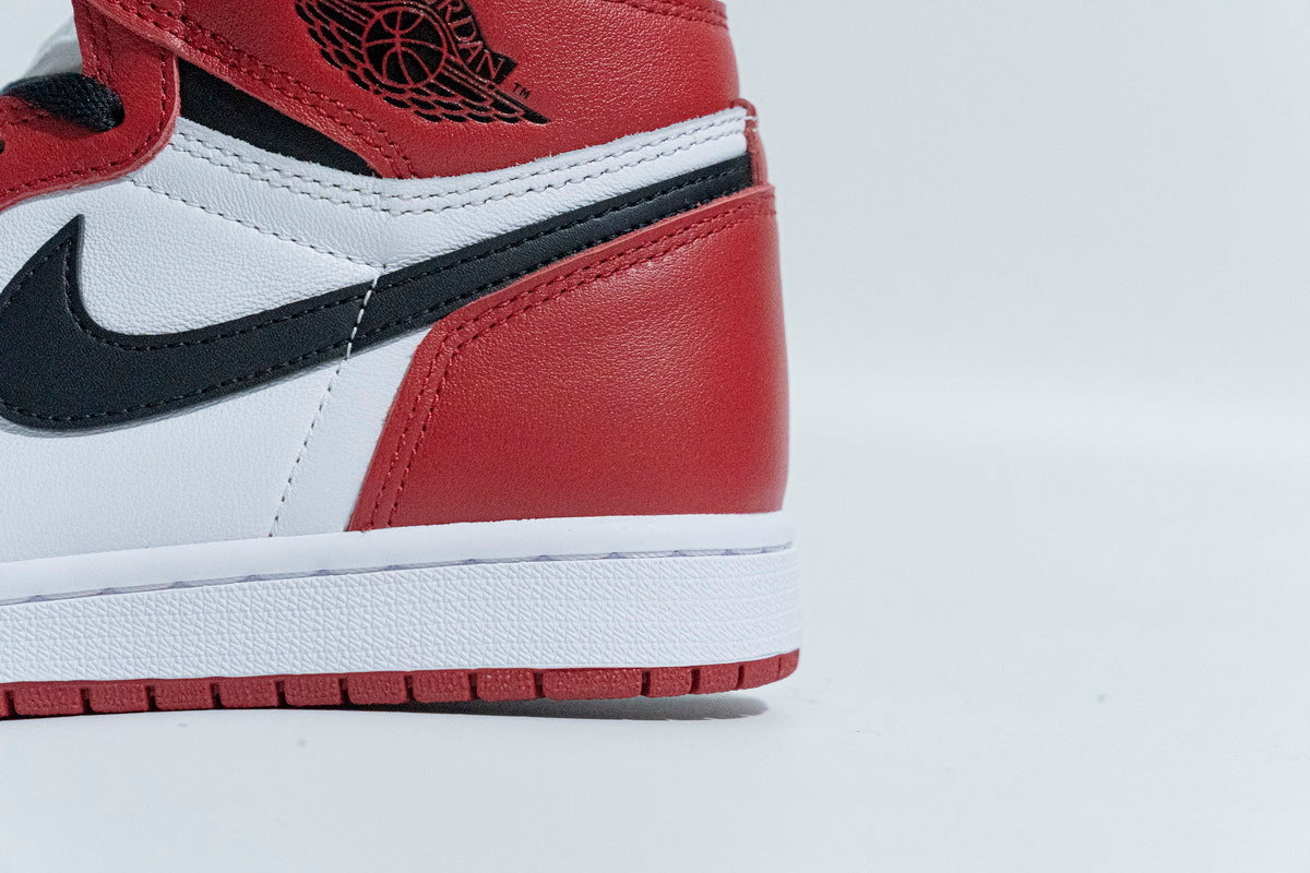 Jordan 1 Retro Chicago (2015) 555088-101 2