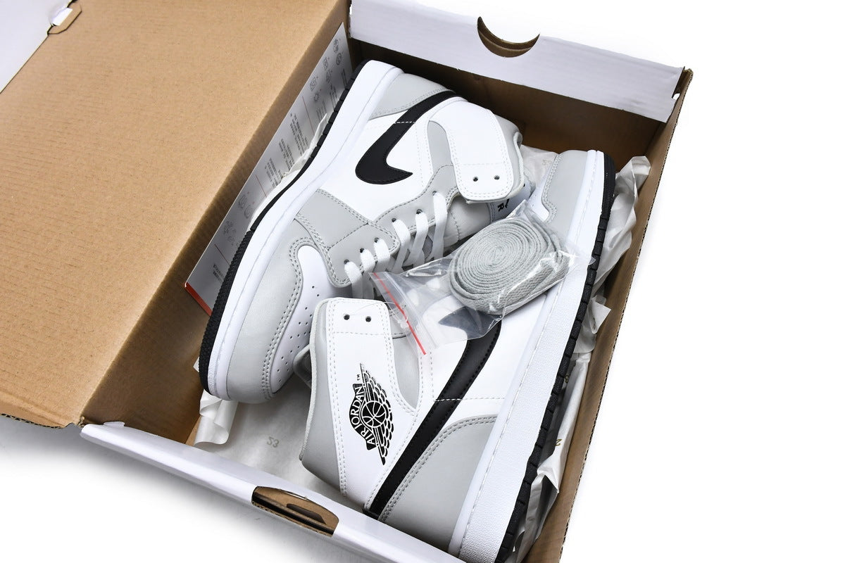 Air Jordan 1 Mid Light Smoke Grey Reps Sneakers BQ6472-015 2