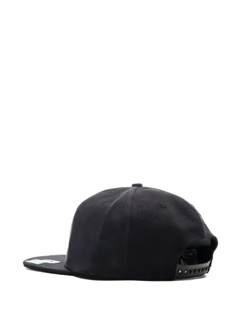 D-R-G-N Symmetry Baseballkappe mit Logo-Stickerei