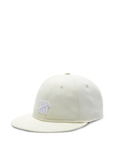 Undefeated x NE Icon Snapback Baseballkappe