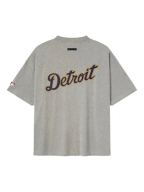 FEAR OF GOD ESSENTIALS x MLB 90s detroit graphic T-shirt