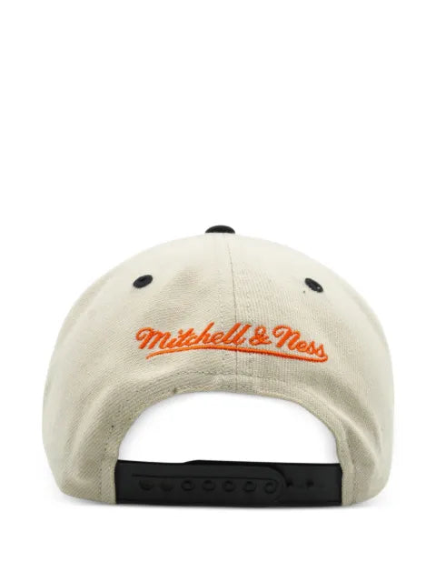 Mitchell & Ness x NBA Hardwood Classics First of Many New York Knicks Baseballkappe mit Stickerei