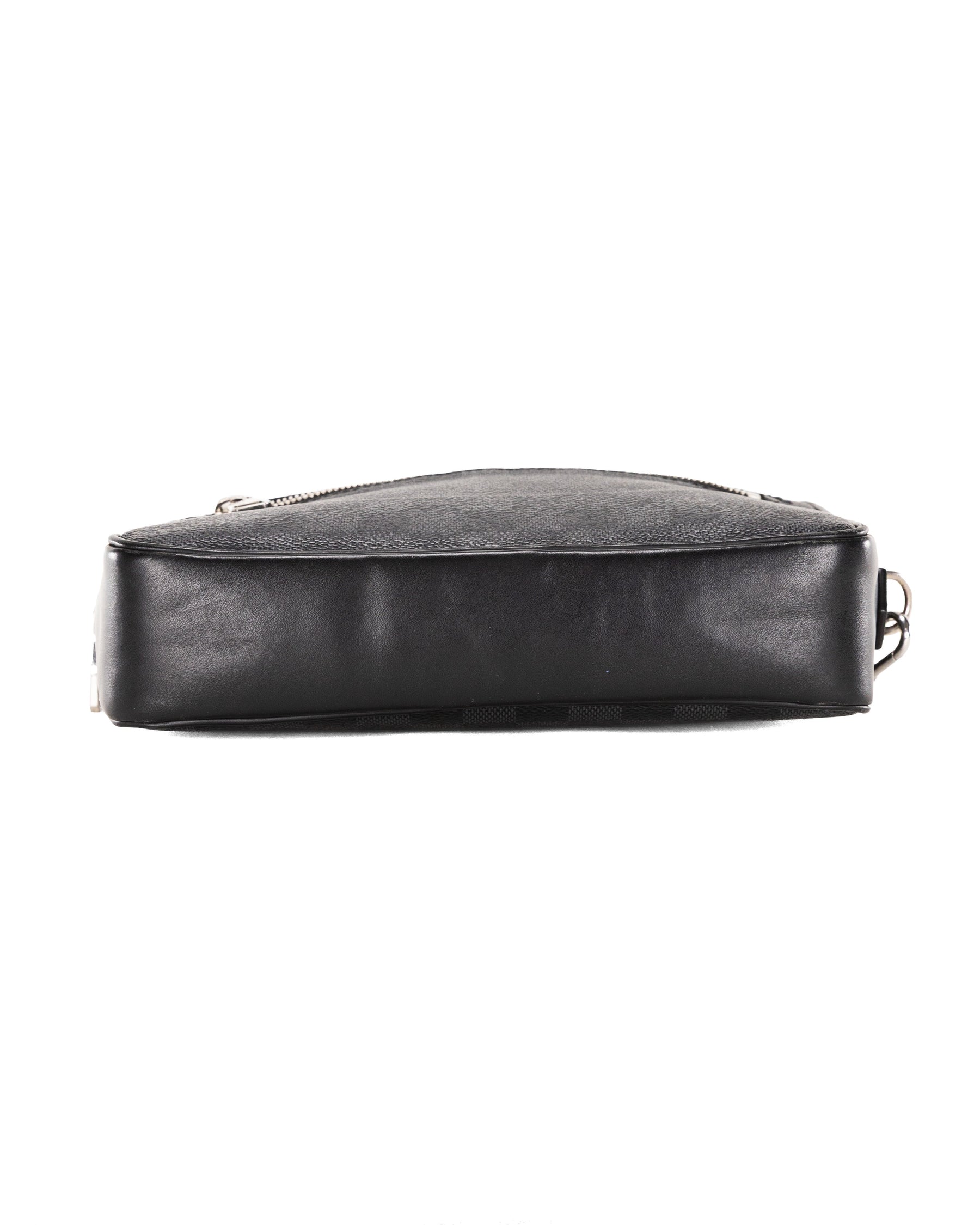 Louis Vuitton Clutch