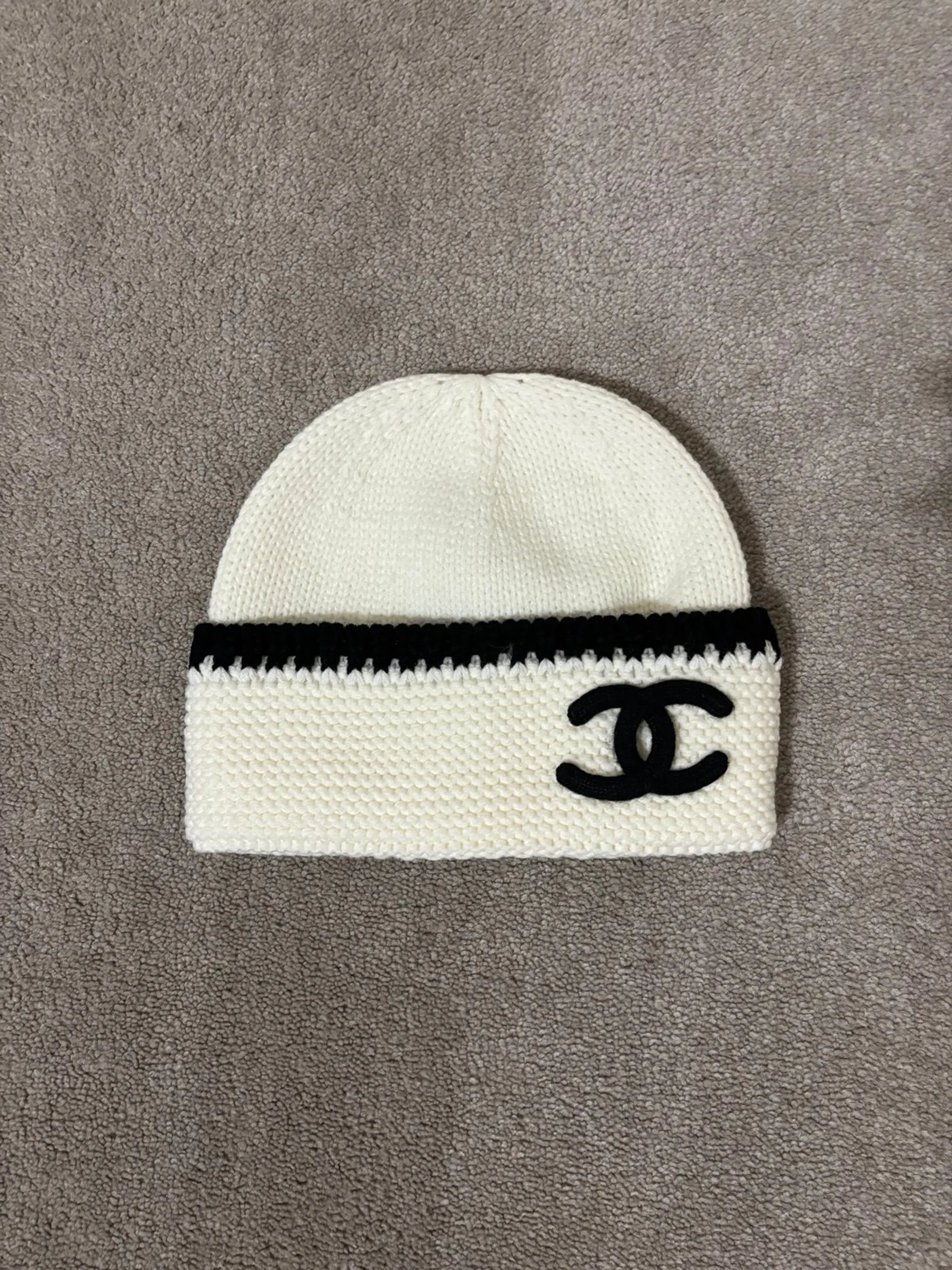 C Beanie White and Black 2